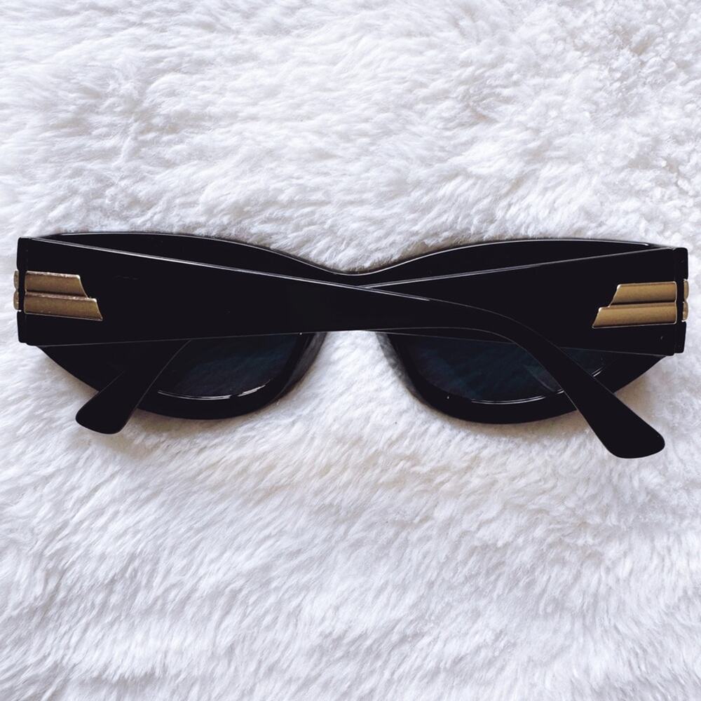 Francis Mirrored Red with Black Rim Sunglasses - Picture 14 of 14
